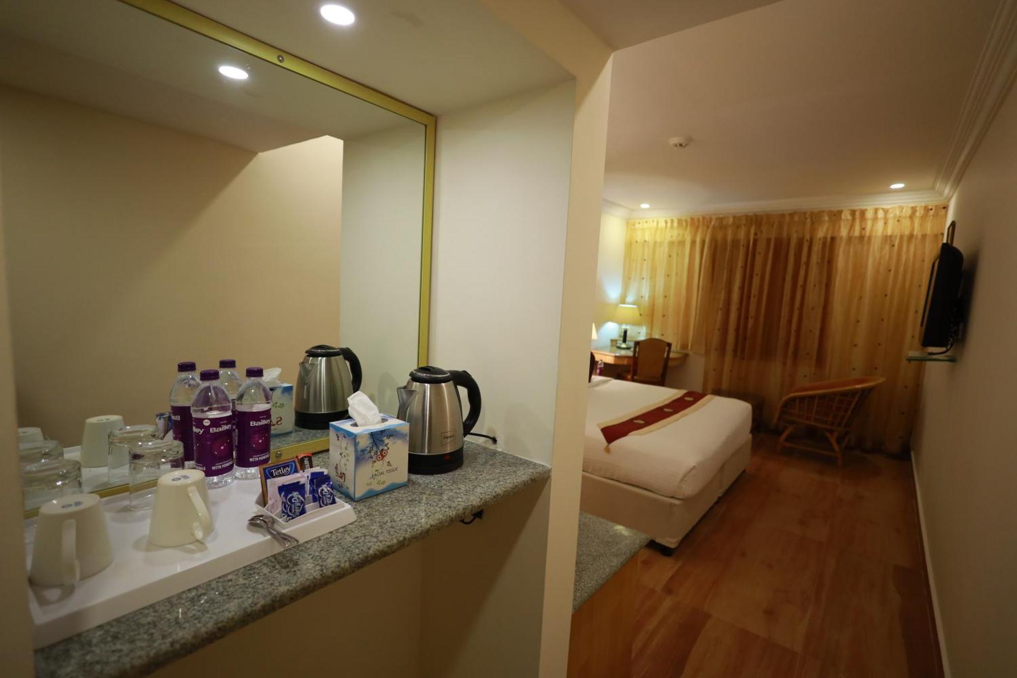Saj Luciya -A Classified 4 Star Hotel Thiruvananthapuram Ngoại thất bức ảnh
